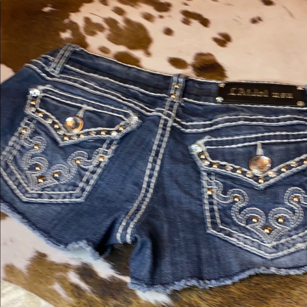 Shorts shorts from LAIdol!